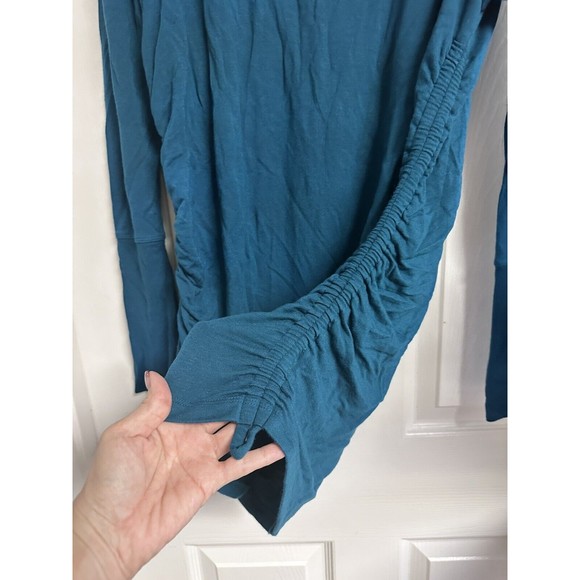 Athleta Drishti Ruched Long Sleeve Sweatshirt Coastal Teal Size MED MSRP $89 - Picture 3 of 9